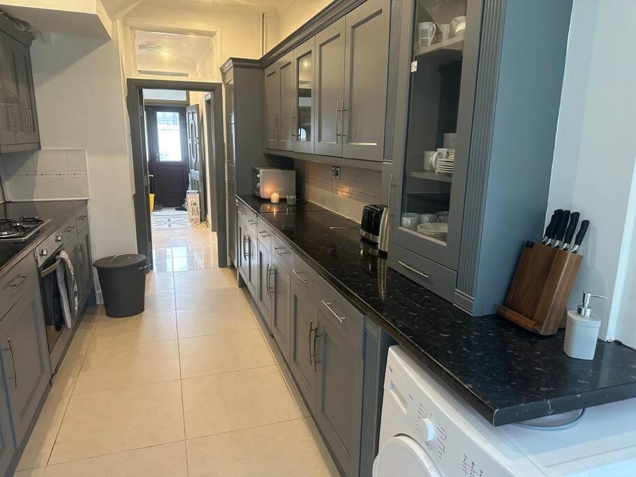 5 Bedroom House Se6 London Bagian luar foto